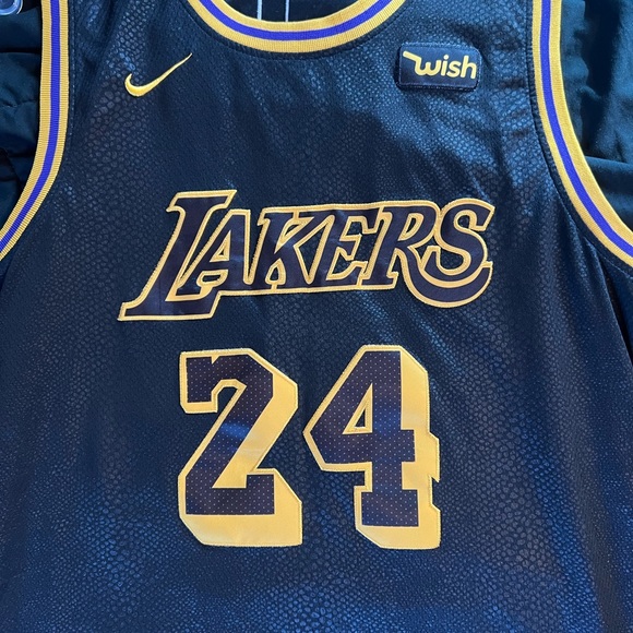 Kobe Bryant - 24 - Lakers Jersey - Black Mamba Edition - Size L - Picture 6 of 6